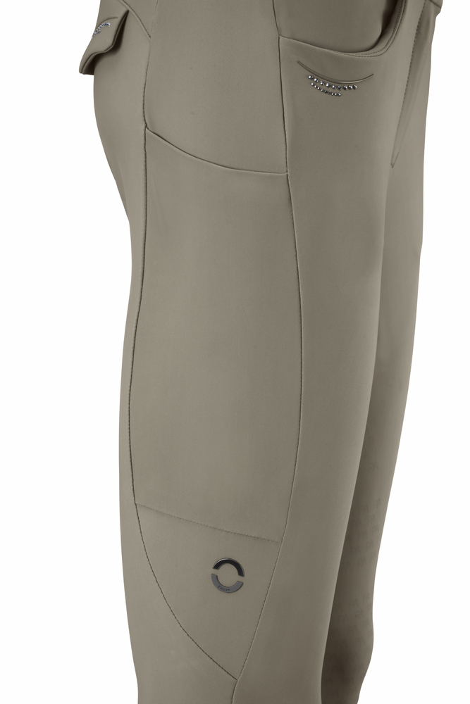 Bekleidung, Khaki, Person, Unterhemd, Hosen