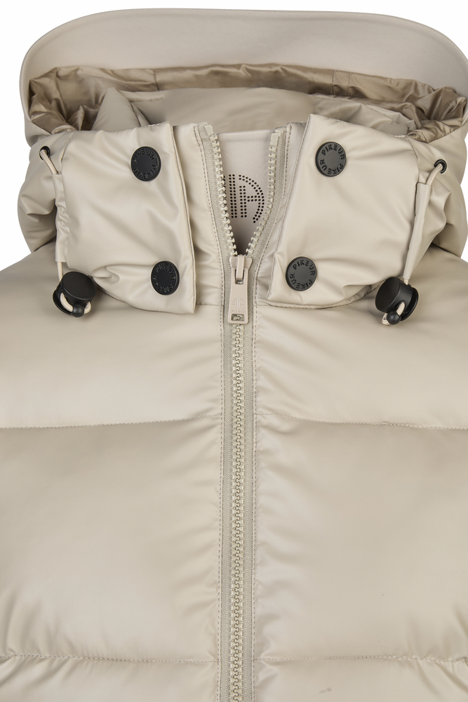 Bekleidung, Mantel, Jacke, Bett, Mobiliar