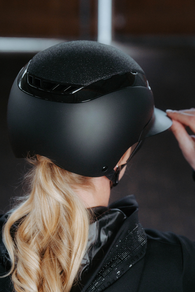 AIRLUXE SUPREME GLAM Long Visor Sturzhelm, Helm, Schutzhelm, Person, Frau
