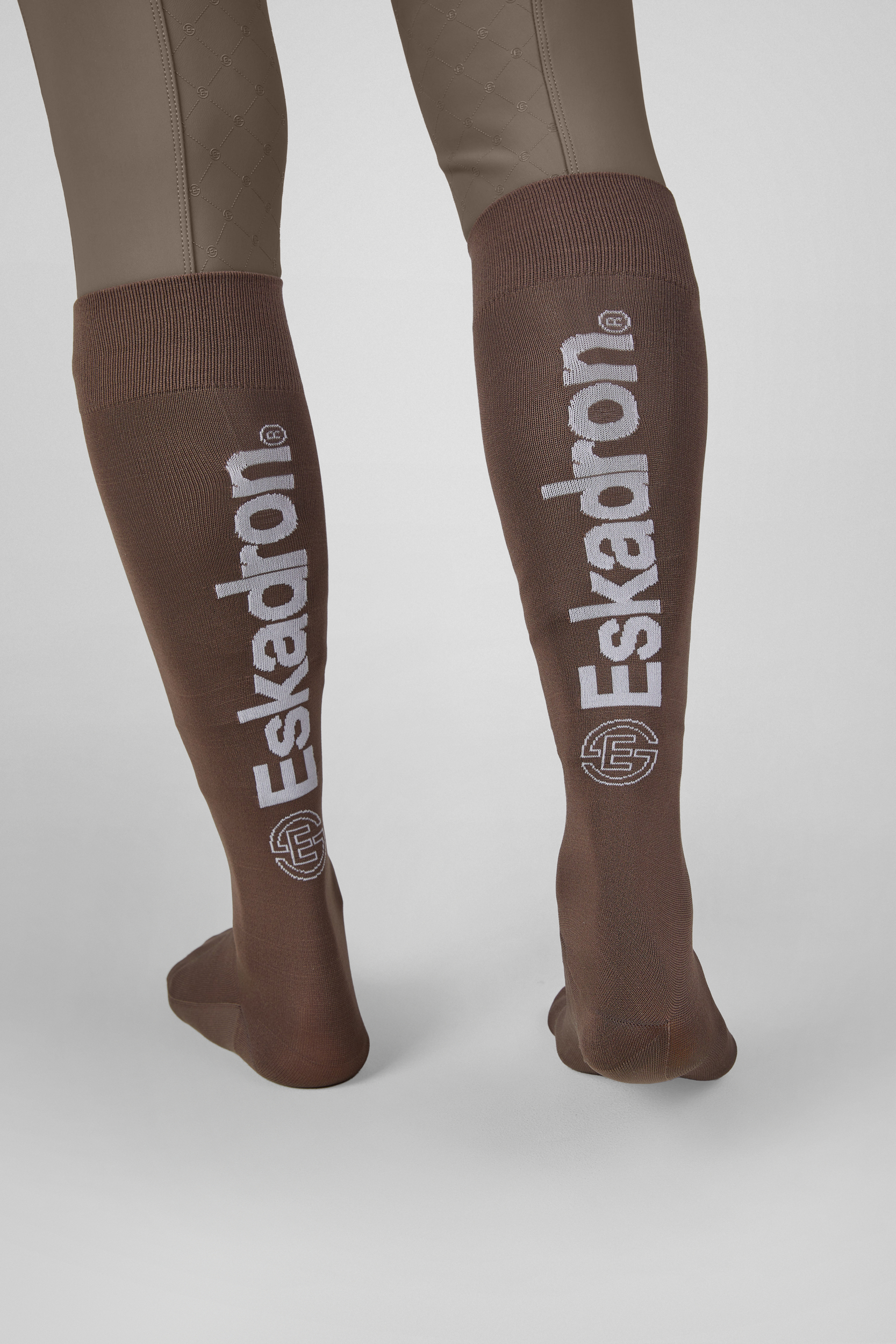 Socken, Kniestrumpf, Stirntext, braun, Elastikband, kniehohe socke, overknee, braun, logo print, Wadenlänge