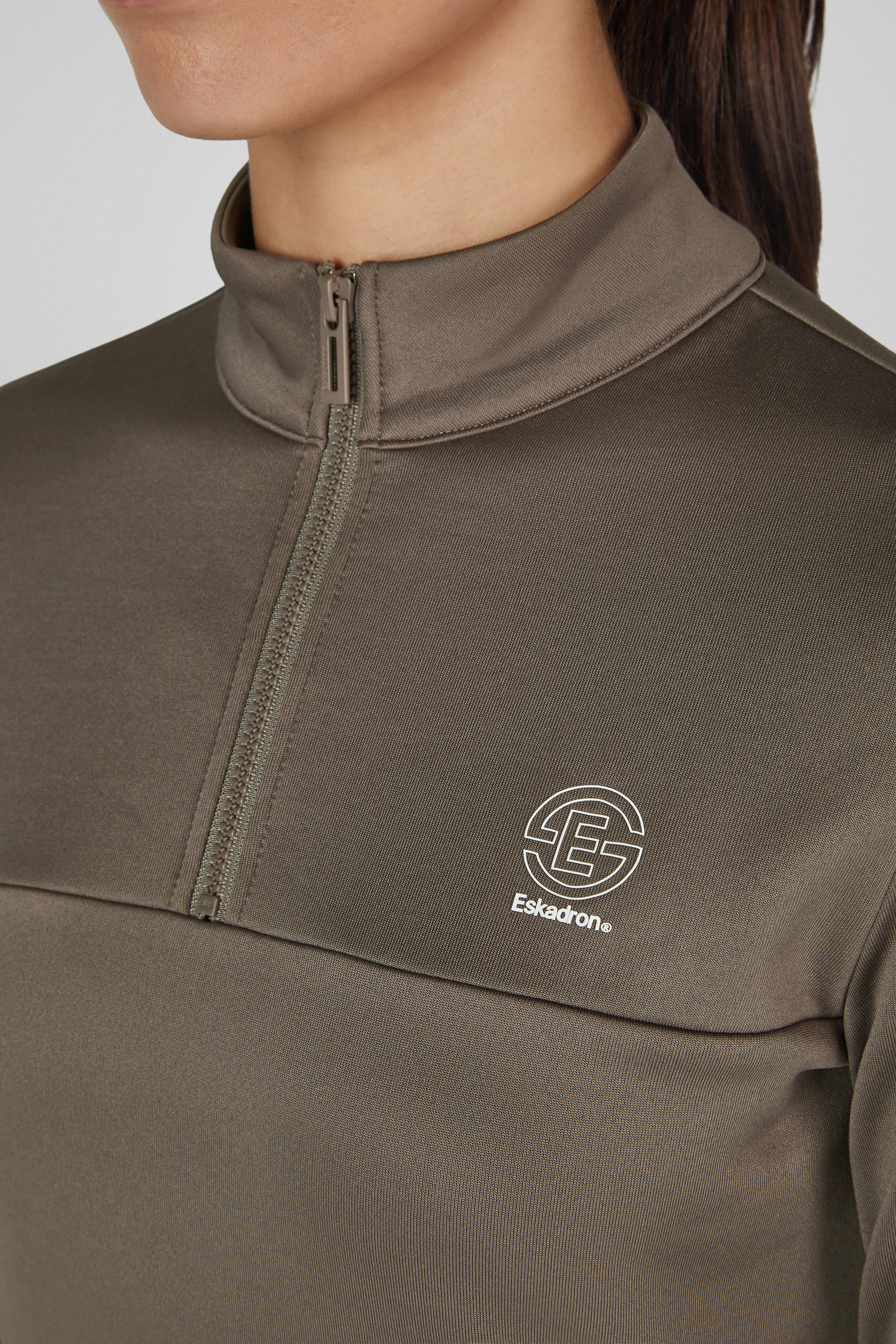 füßträger?, jacke, zipper, halsteil, logo