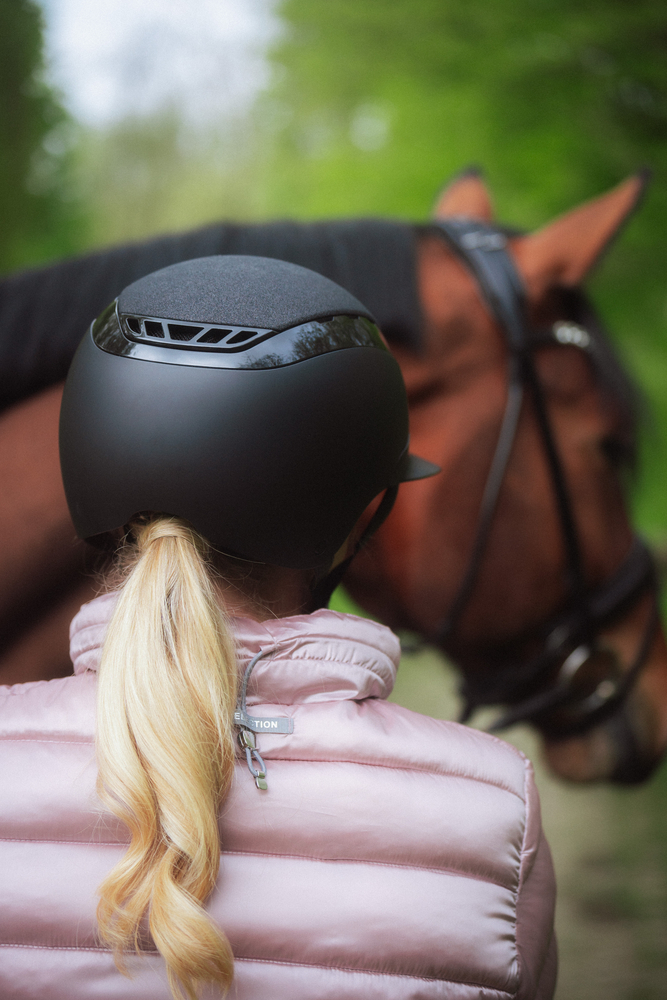 AIRLUXE SUPREME GLAM Long Visor Helme, Sturzhelm, Kleidung, Schutzhelm, Person