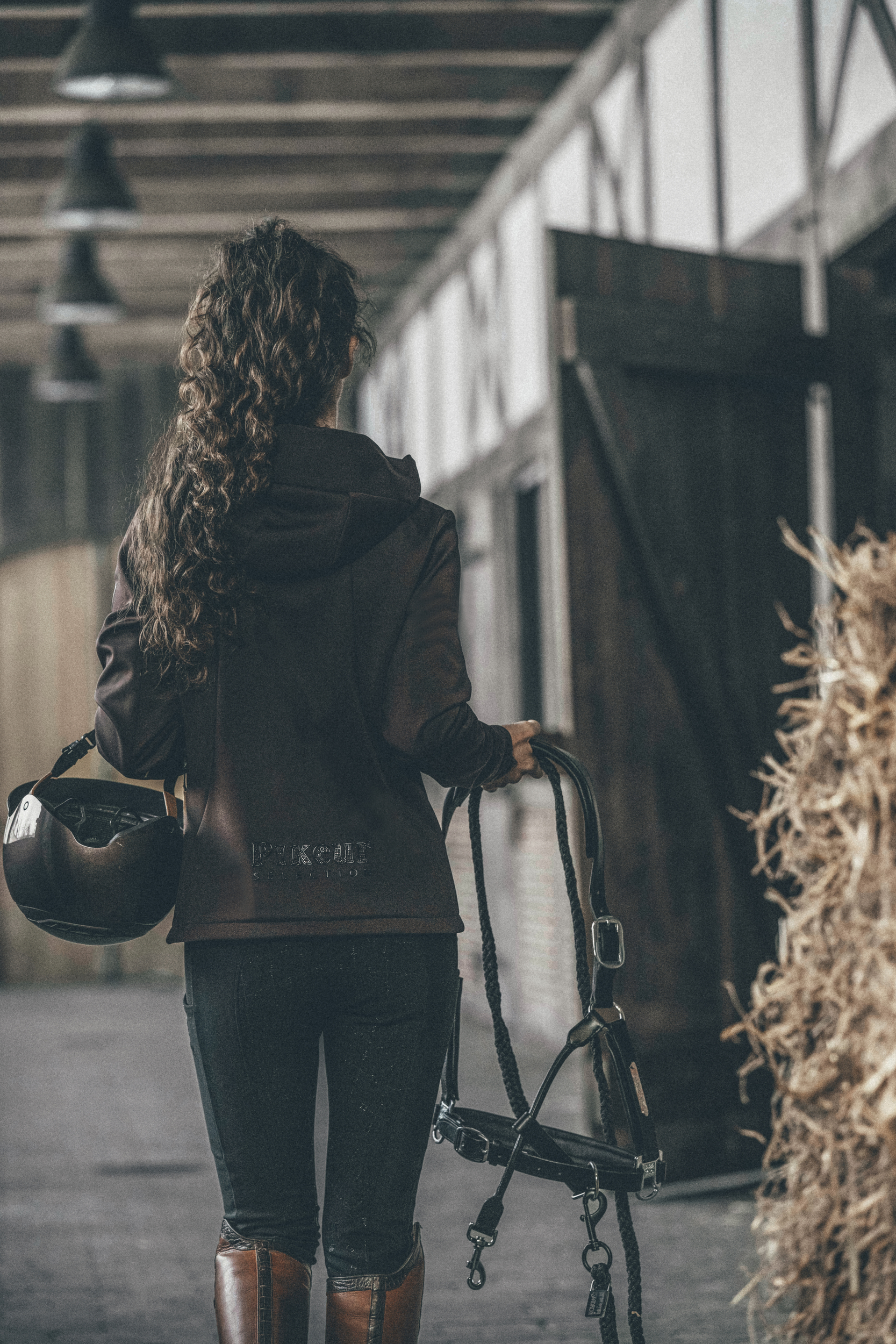 jacke, Reitoutfit, helmet, Bridle, Reitzubehör, jacke, hinterkopf, reiter, zopf, stall