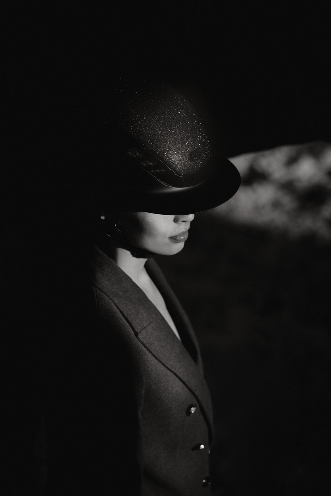 AIRLUXE SUPREME GLAM Long Visor Hut, Sonnenhut, Mantel, Portrait, Anzug