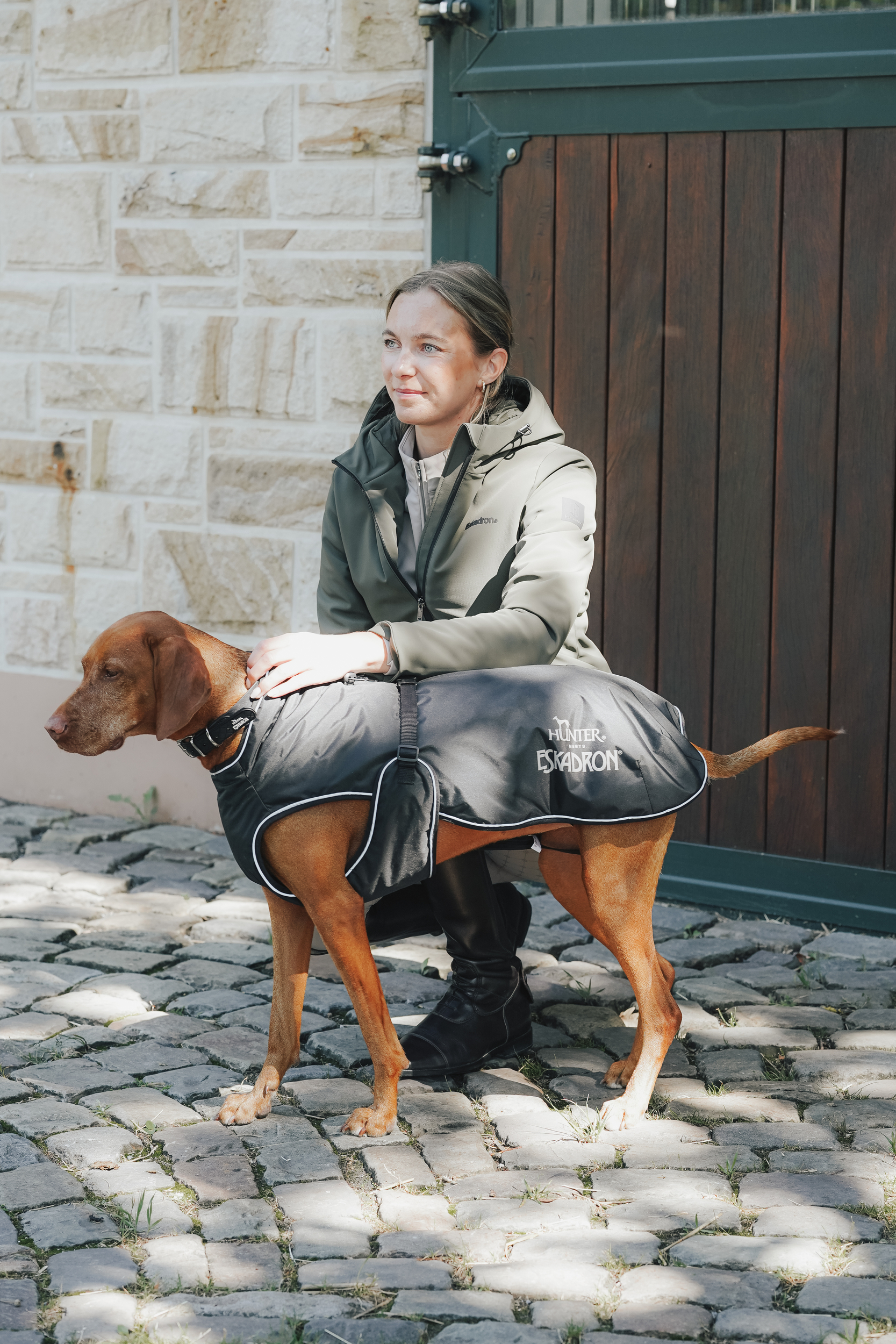 Hund, Hundeabdeckung, Wintermantel, Oberbekleidung, Leine, Hundedecke, Winterjacke, Dackel, Gehäufte Hündin, Hundeabdeckung