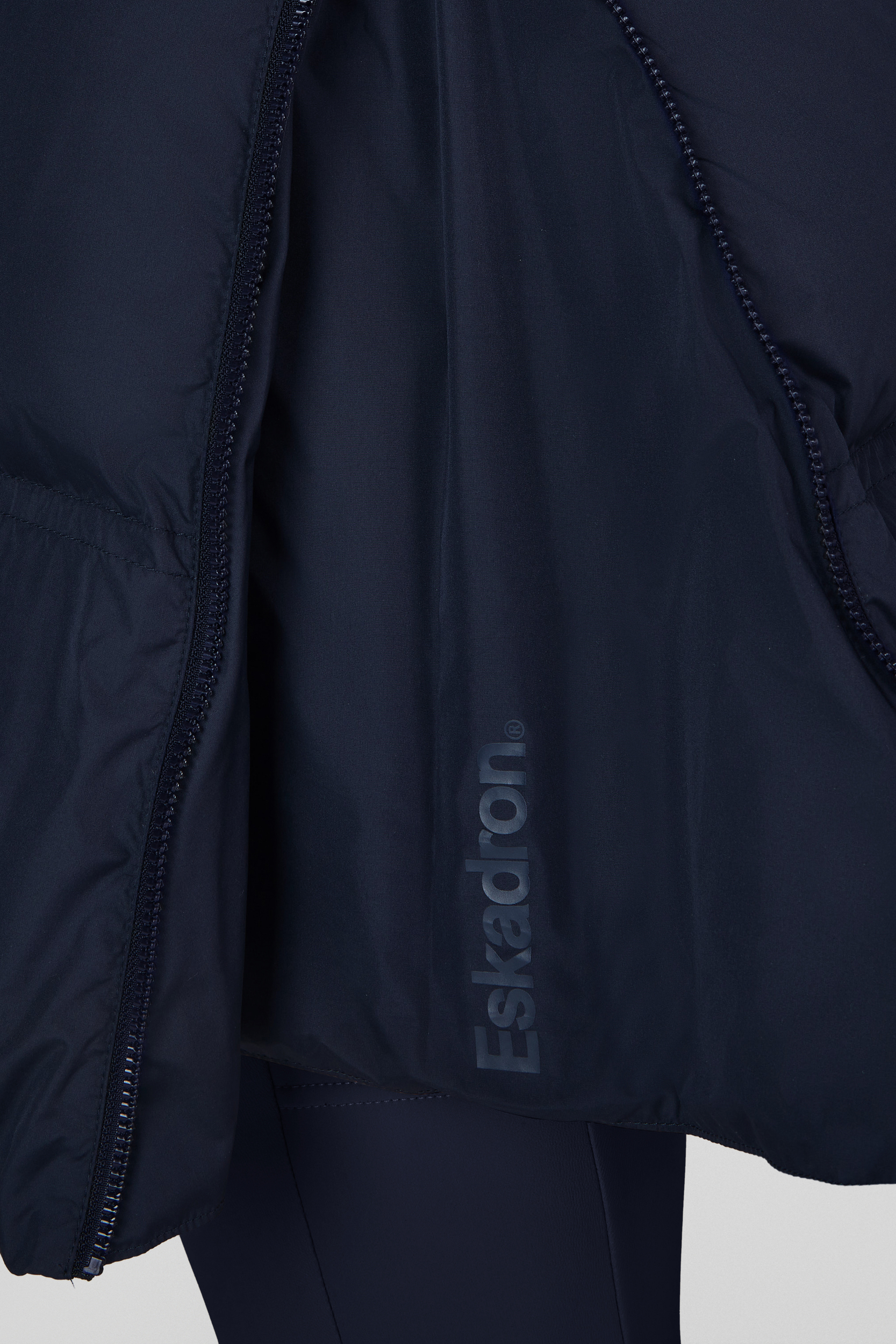 leichte jacke, dunkelblau, reissverschluss, polyester, Eskadron logo, Jacke, Navy, Reißverschluss, Logo, Kapuze?