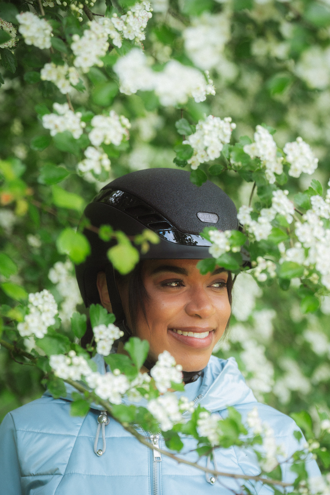 AIRLUXE SUPREME GLAM Short Visor Kopf, Lächeln, Fotografieren, Portrait, Helm