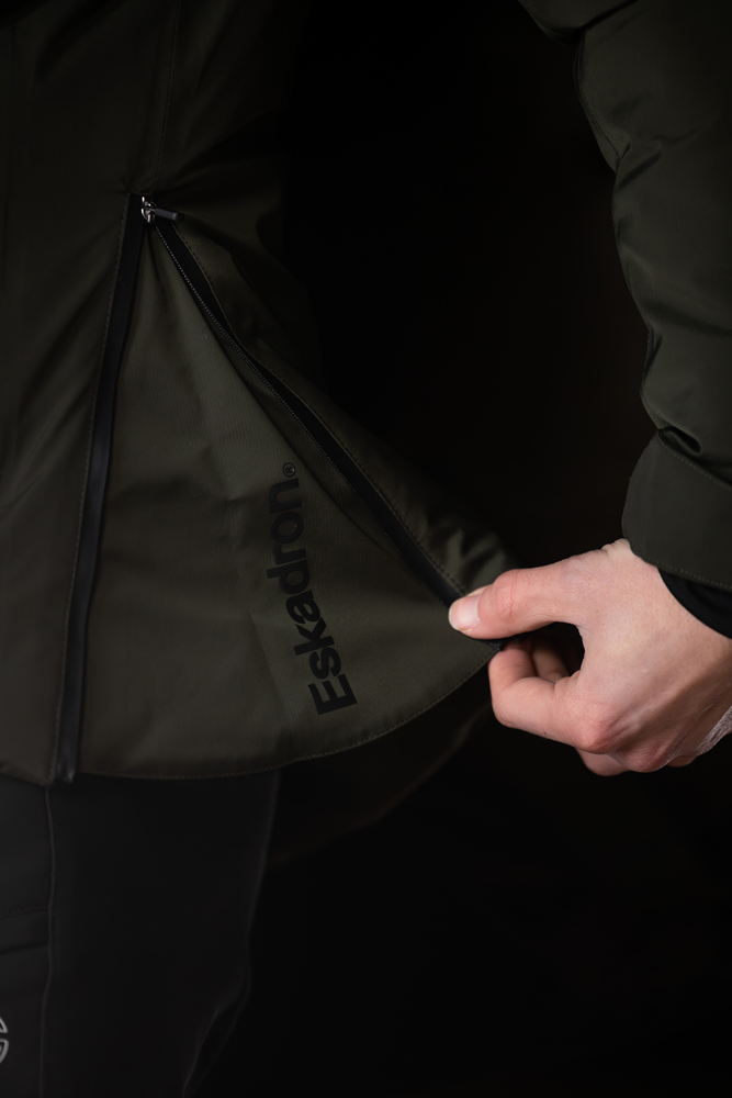 Finger, Hand, Langer Ärmel, Mantel, Jacke