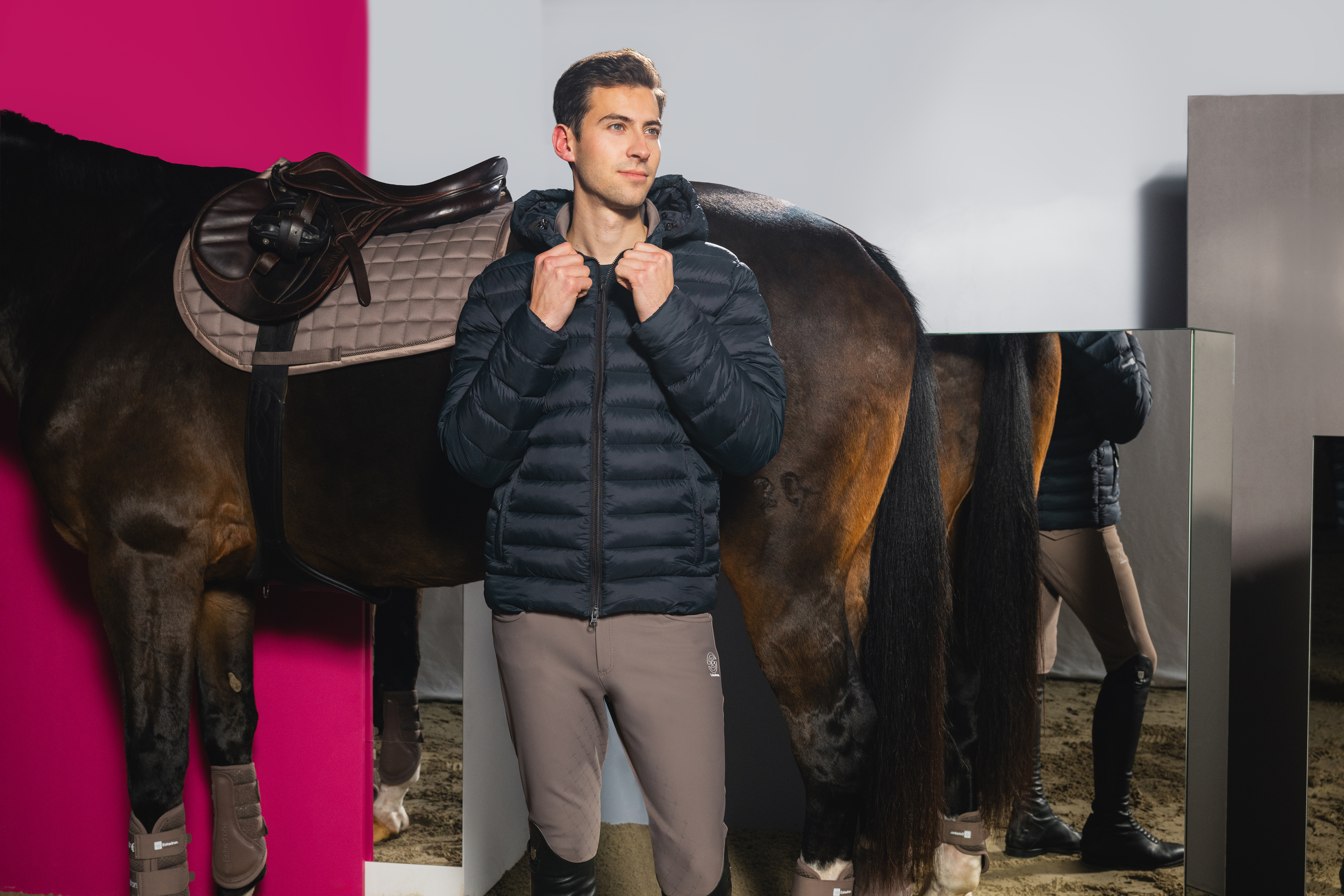 Padded jacket, gepolsterte Jacke, Herrenjacke, Riding gear, Sattelgurt, Pufferjacke, Damenjacke, Herrenjacke, Kinnhöhe, Nehmbarer Reißverschluss