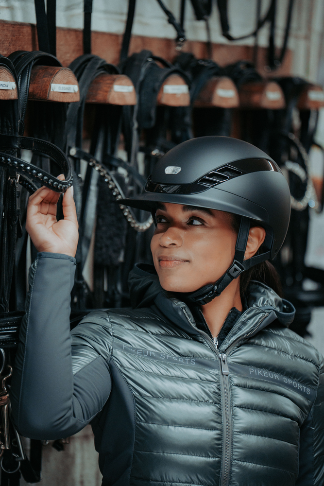 Helme, Schutzhelm, Sturzhelm, Jacke, Lächeln
