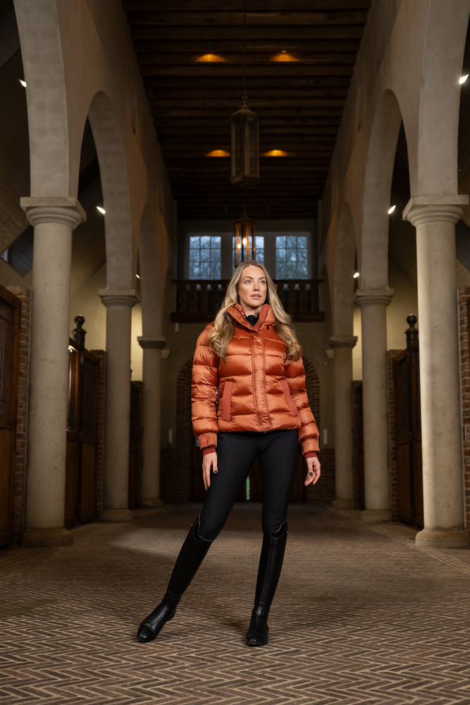 Fußboden, Bodenbeläge, Jacke, Person, Frau