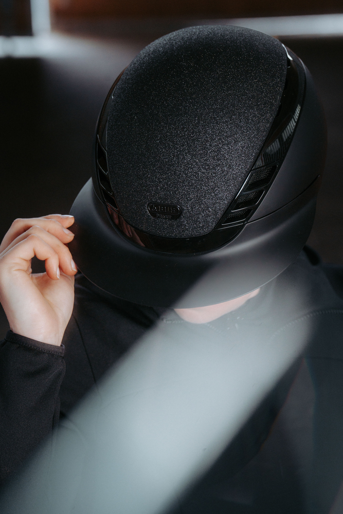 AIRLUXE SUPREME GLAM Long Visor Helme, Sturzhelm, Person