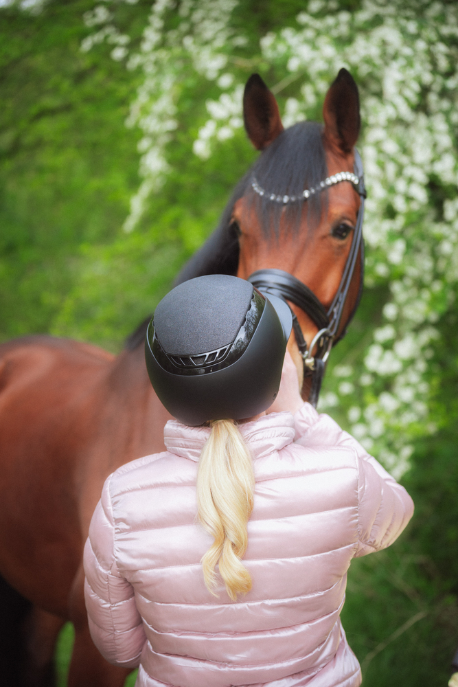 AIRLUXE SUPREME GLAM Long Visor Person, Tier, Pferd, Säugetier