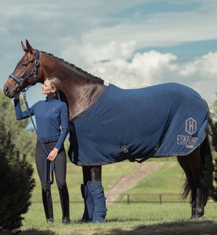 Eskadron Heritage blaues Outfit für Reiter + Pferd