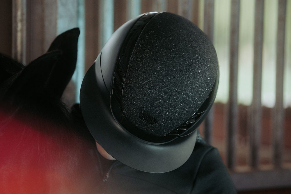 AIRLUXE SUPREME GLAM Long Visor Helme, Sturzhelm, Person